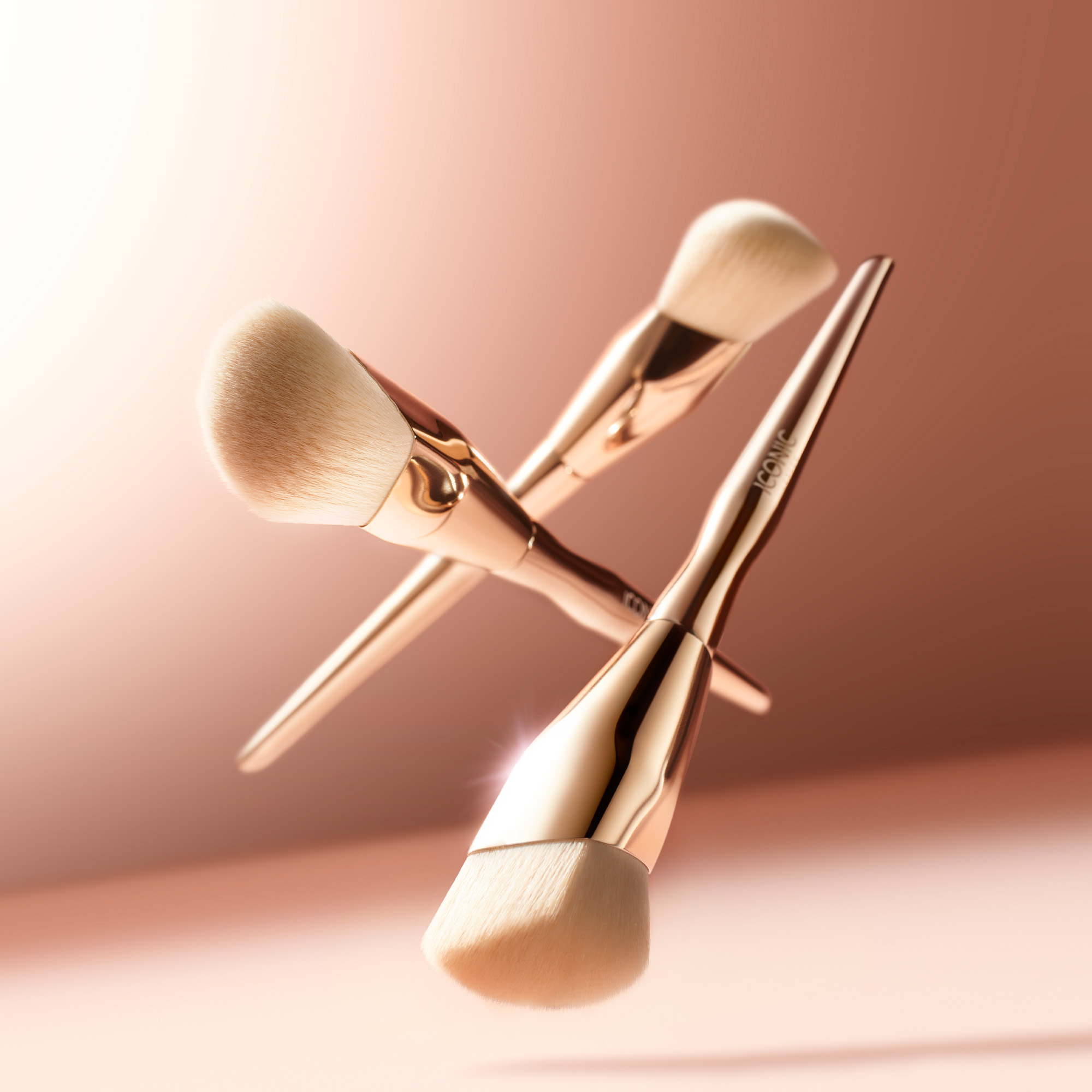 COMPLEXION BRUSH BY ICONIC LONDON (BROCHA PARA ROSTRO)